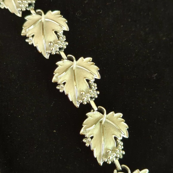 Vintage Sarah Coventry 1960s "Whispering Leaves" Bracelet - Picture 2 of 9